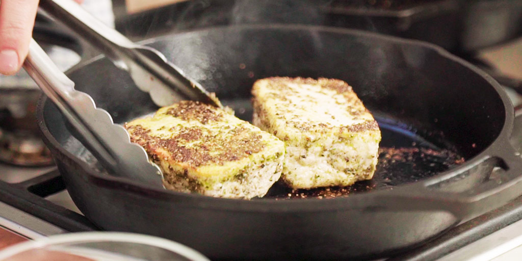 detalle de textura de tofu asado vegano