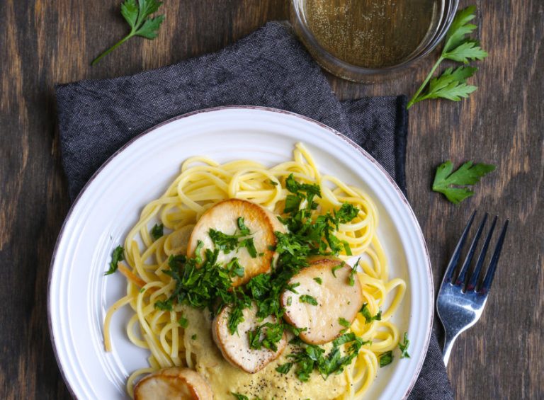 King Oyster Mushroom Scallops With Smoky Creamy Linguini Wicked Kitchen