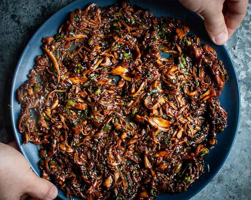 receta de boa vegana con salsa hoi sin y setas de cardo