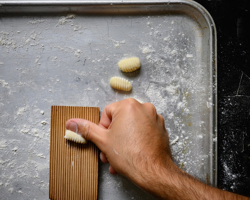 shaping gnocchi