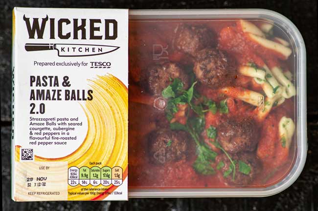 wicked kitchen line pasta & amaze balls på tesco uk