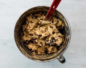 vegan oatmeal cookie dough with raisins