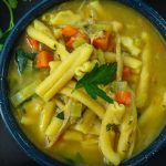 recette végétalienne de soupe poulet et nouilles