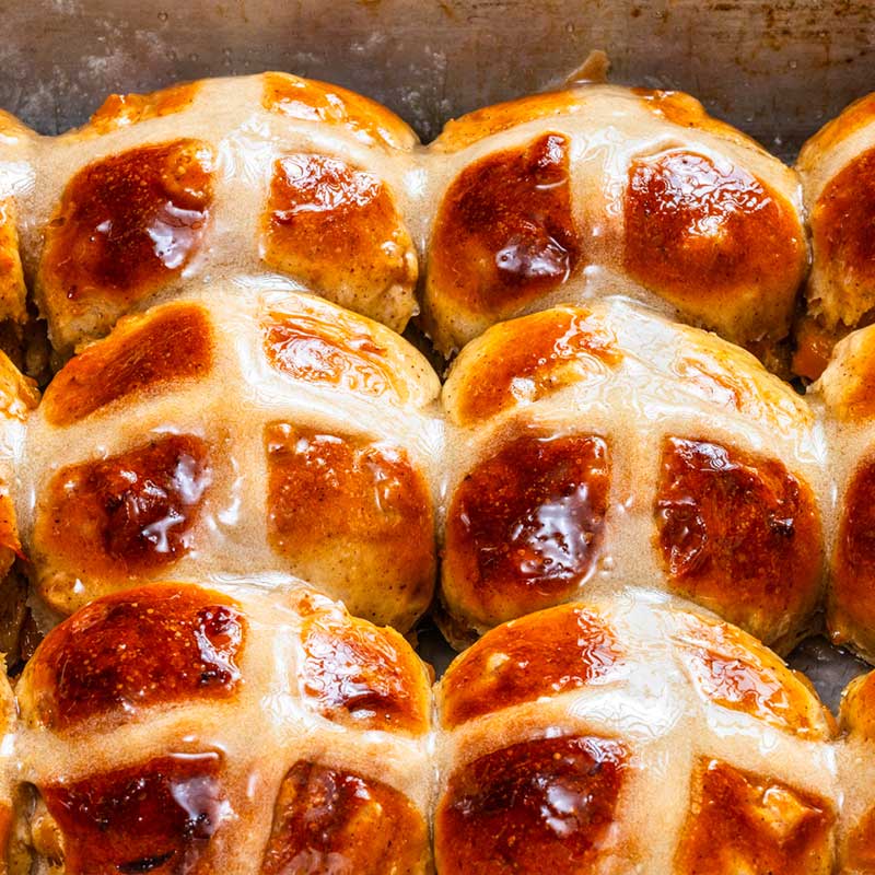 Hot-Cross-Brötchen fertig