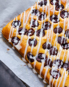 Gâteau de polenta aux cerises18500