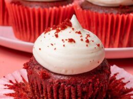 Cupcakes veganos de terciopelo rojo - Delicia indulgente y decadente