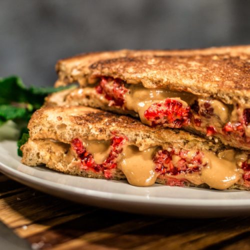 Grilled-PB-Raspberry-Sandwich-2-850x625