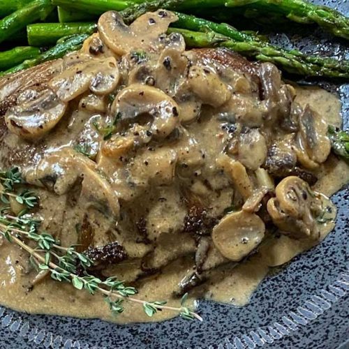 garlic butter mushroom steak and gravy