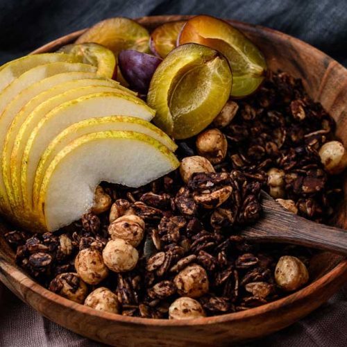 vegan-chocolate-hazelnut-granola