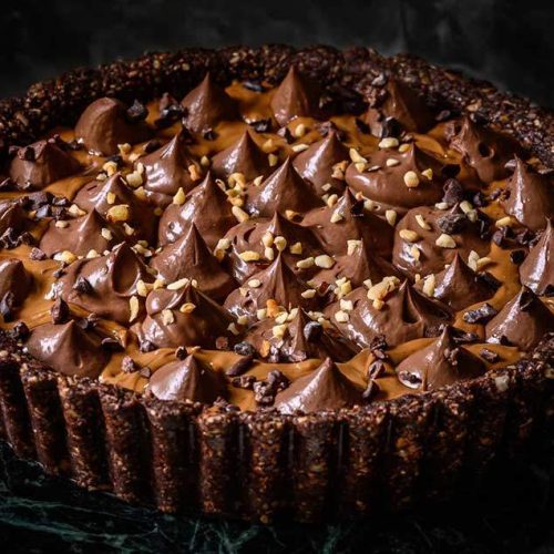 wicked-healthy-raw-chocolate-hazelnut-tart-featured